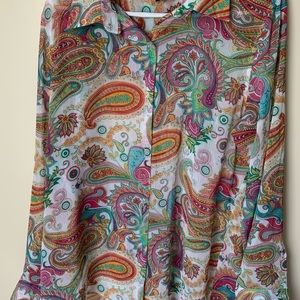 Retro style paisley print. cuffed sleeves.